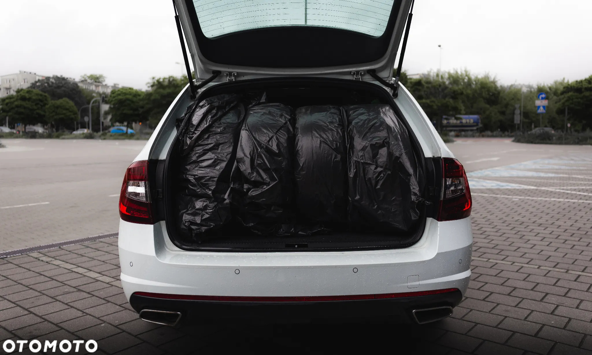 Skoda Octavia 2.0 TDI SCR 4x4 RS DSG - 13
