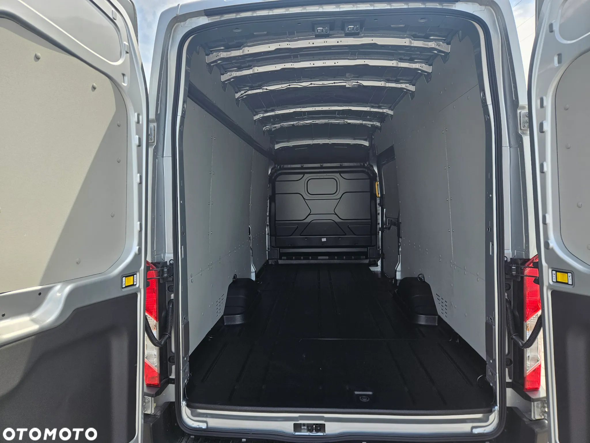 Ford Transit - 9