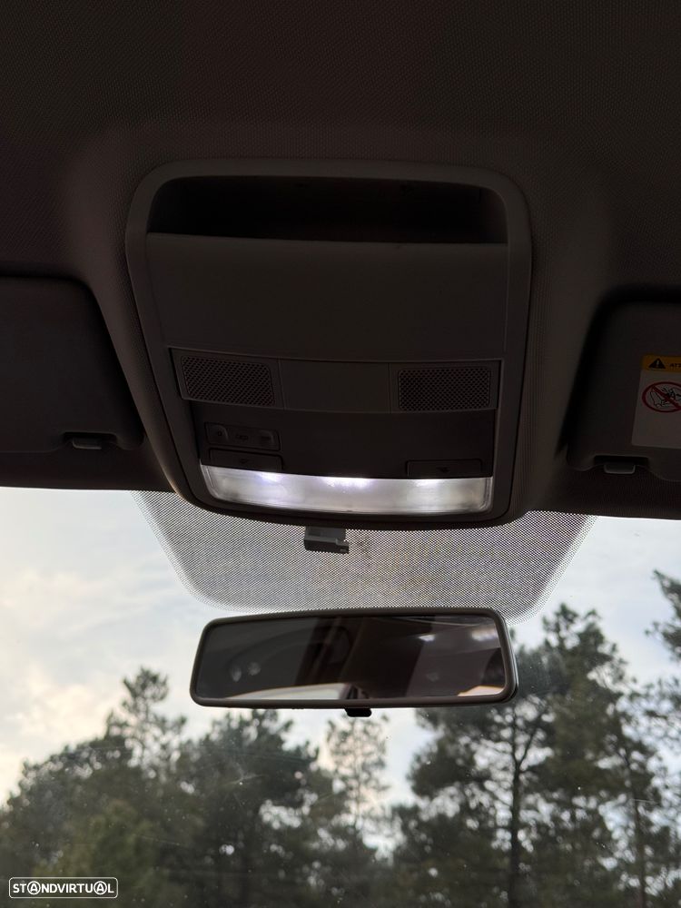 VW Jetta 1.6 TDi Highline DSG - 13