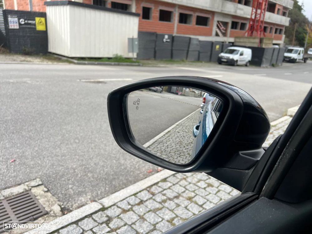 Citroën C4 Cactus 1.2 PureTech Shine EAT6 - 8