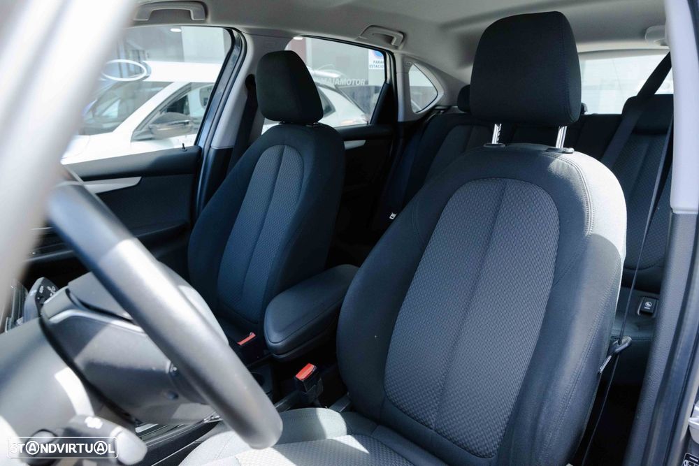 BMW 225xe Active Tourer - 10
