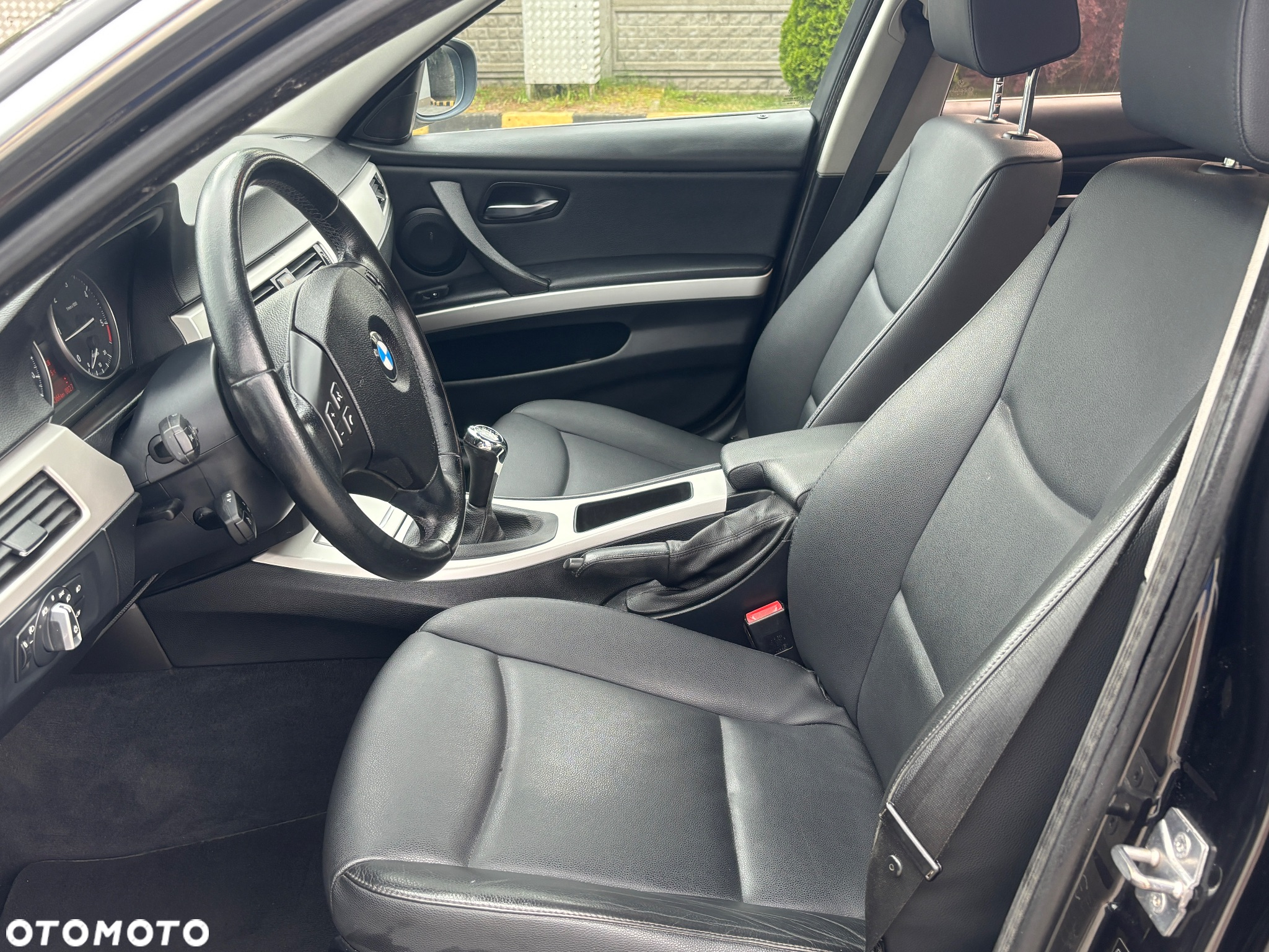 BMW Seria 3 318d - 16