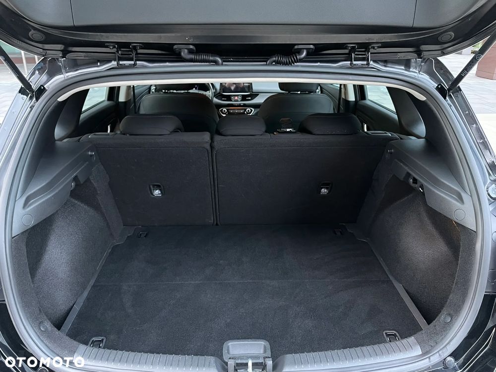 Hyundai i30 1.5 DPI Classic + - 20