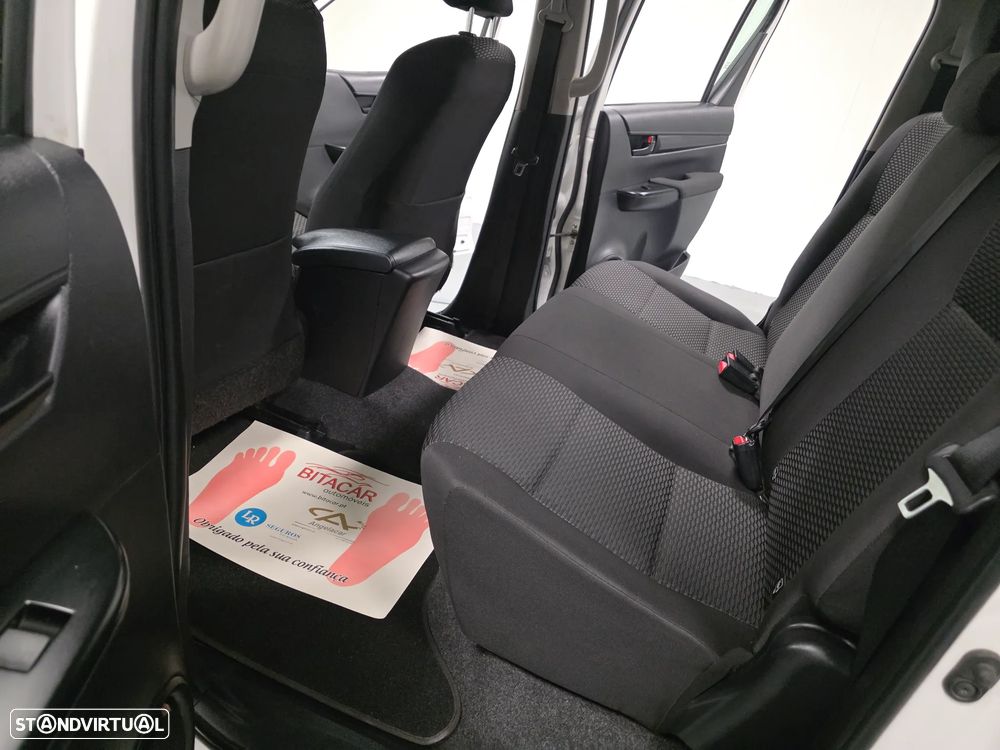 Toyota HILUX 2.4 D-4D 4WD CD CH - 28