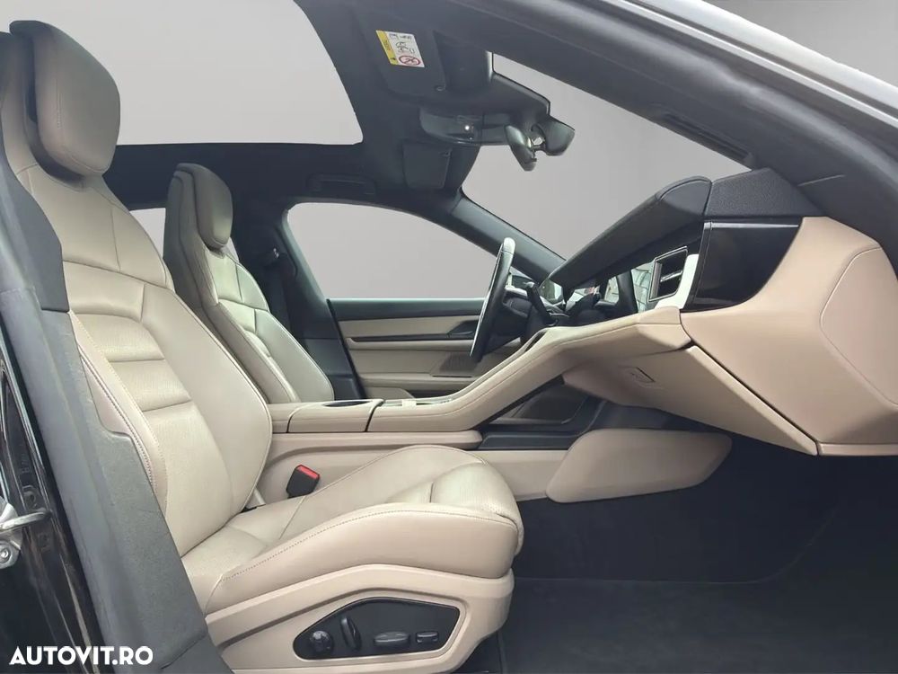 Porsche Taycan 4 - 17