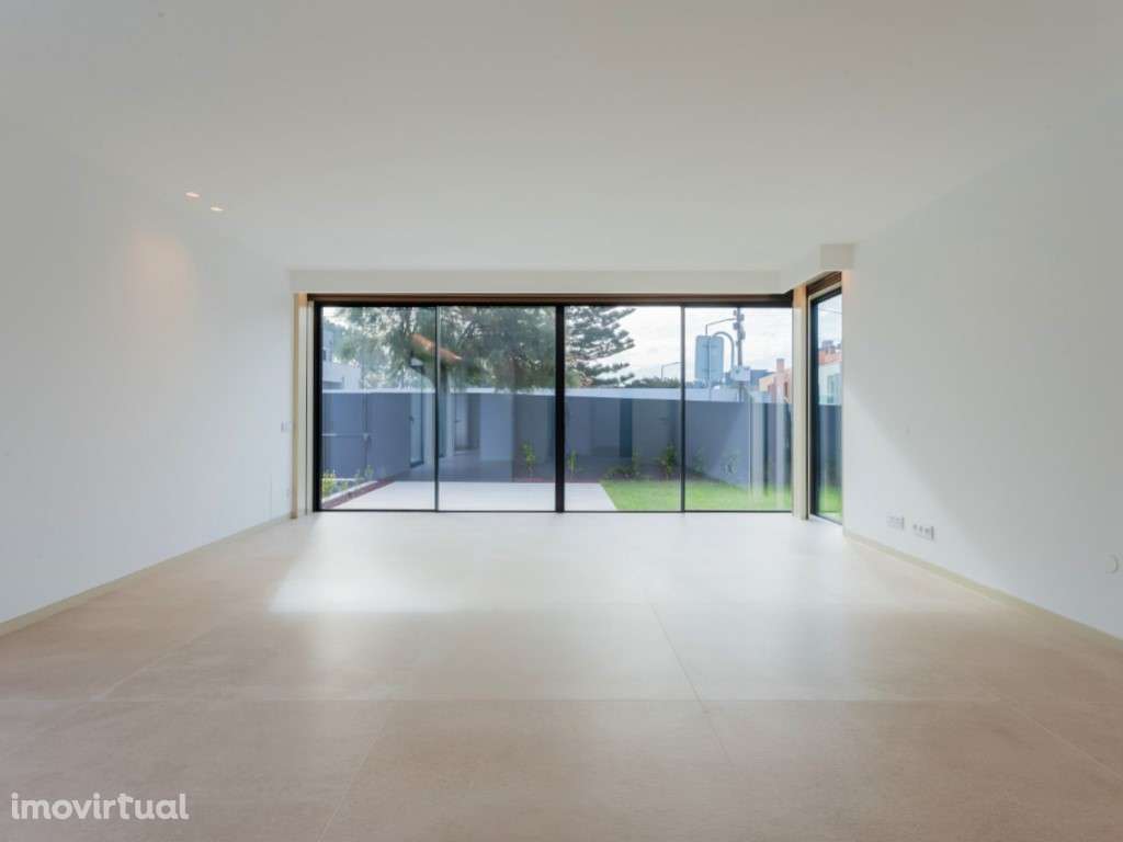 Moradia T4+1 com piscina - Praia Lavadores - Pronta Habitar - Grande imagem: 4/29