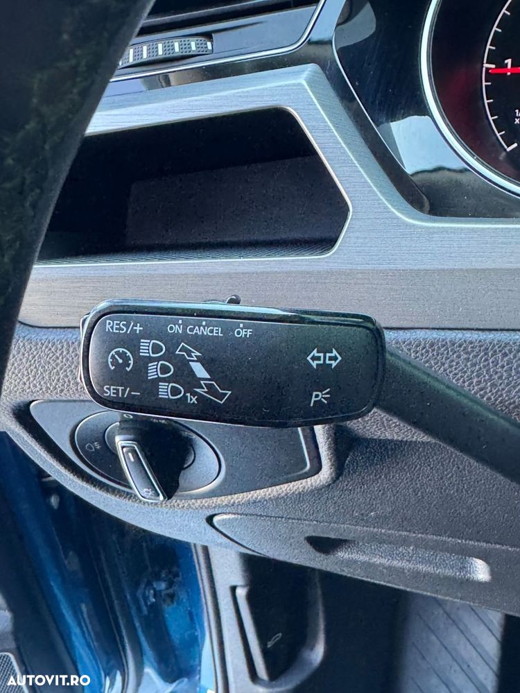 Volkswagen Touran - 24