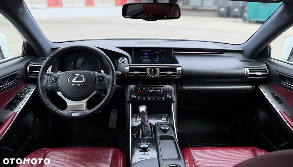 Lexus IS 300h F Sport - 22