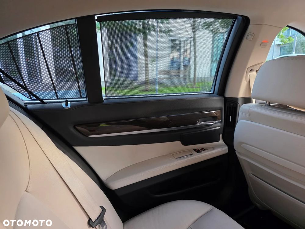 BMW Seria 7 - 19