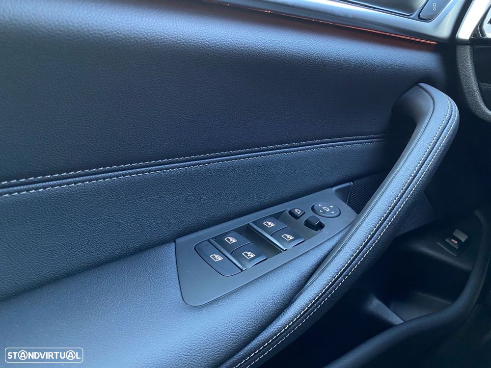 BMW 520 d Pack Desportivo M Auto - 14