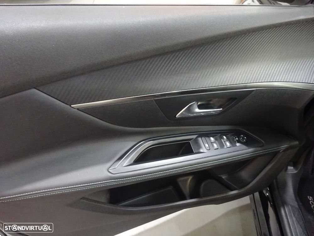 Peugeot 5008 1.2 PureTech Allure Pack EAT8 - 9