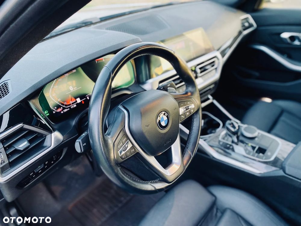 BMW Seria 3 330i - 6