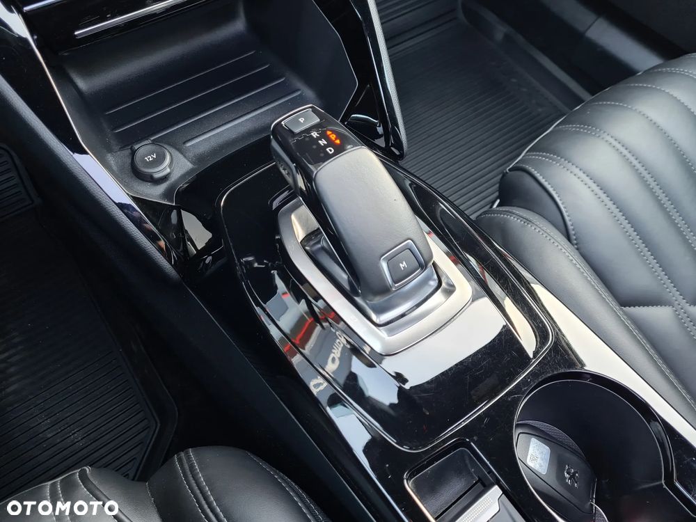 Peugeot 2008 1.2 PureTech GT Pack S&S EAT8 - 24