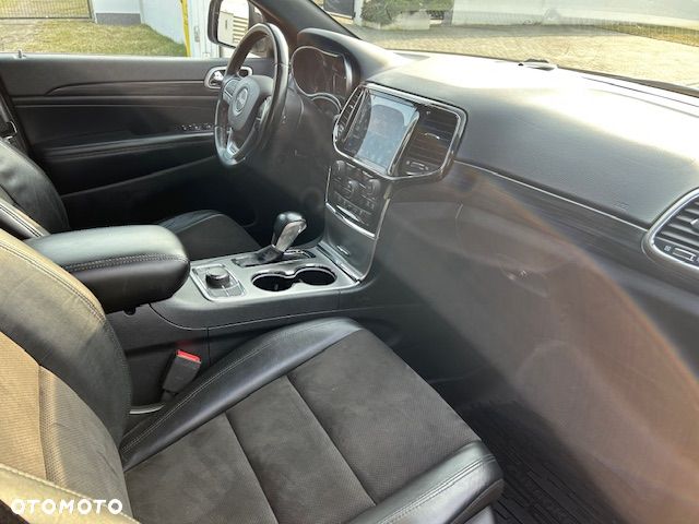 Jeep Grand Cherokee - 15