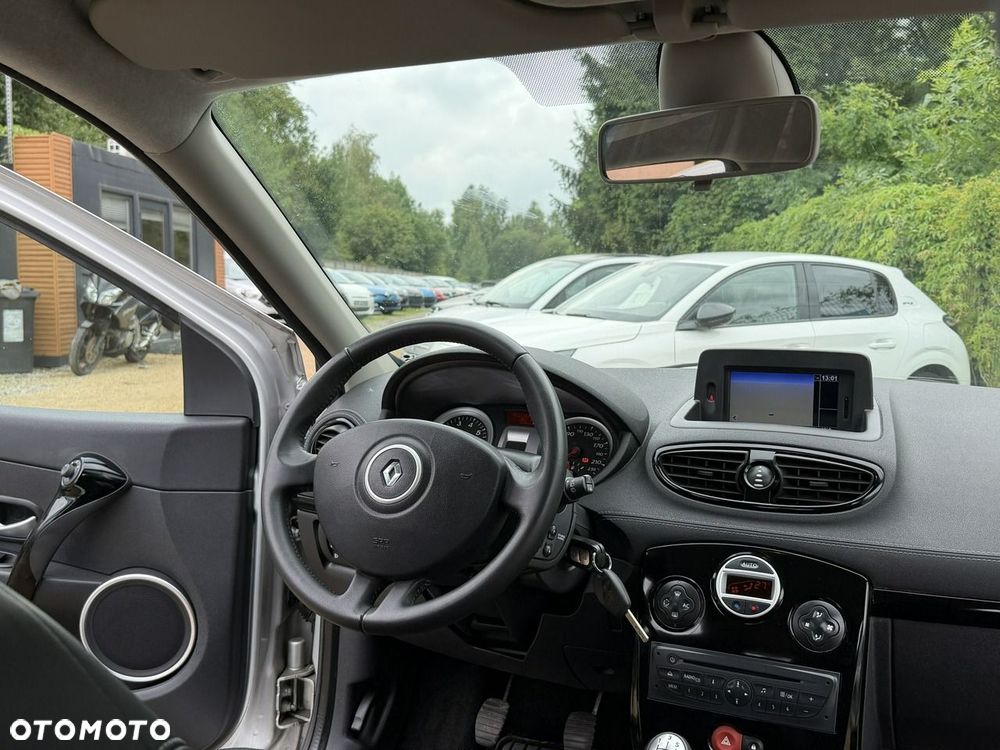 Renault Clio - 26