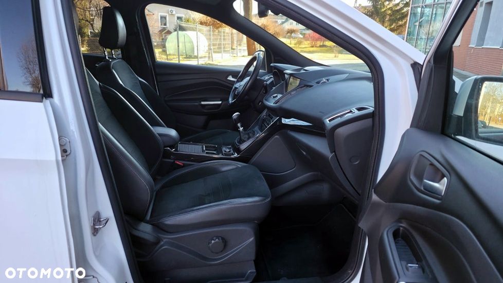 Ford Kuga 2.0 TDCi 2x4 ST-Line - 13