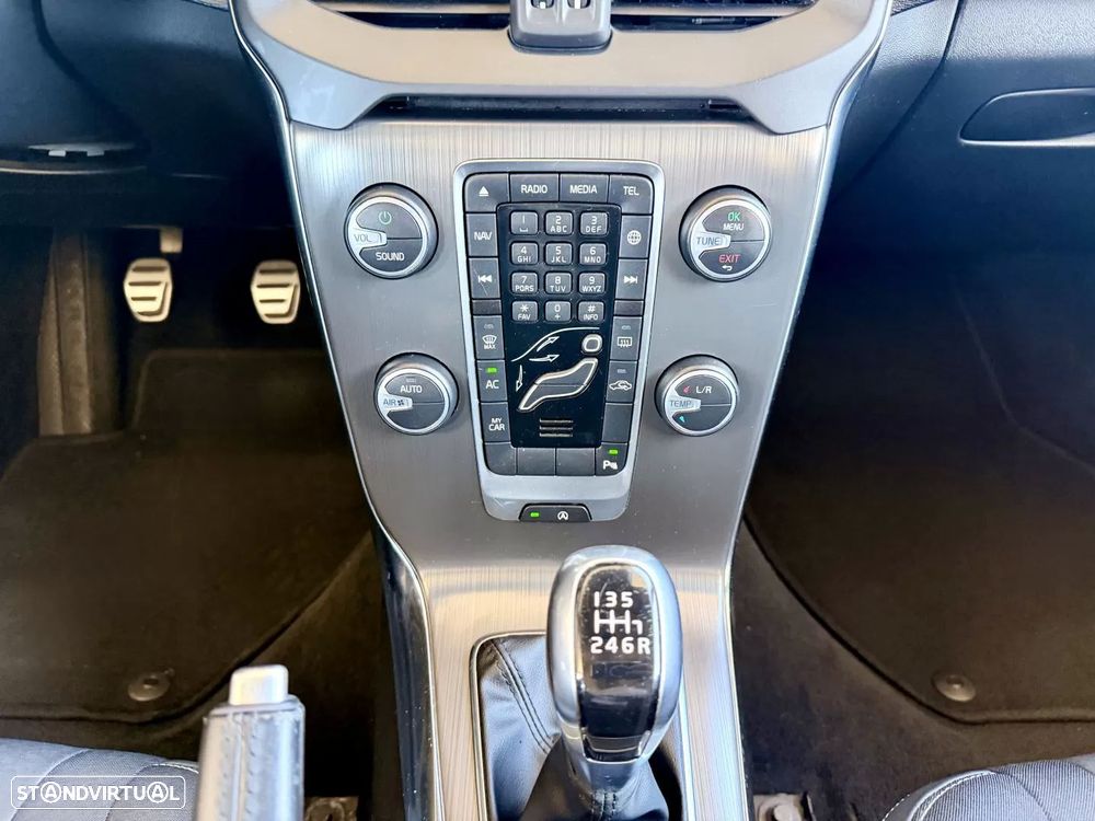 Volvo V40 2.0 D4 Momentum - 15