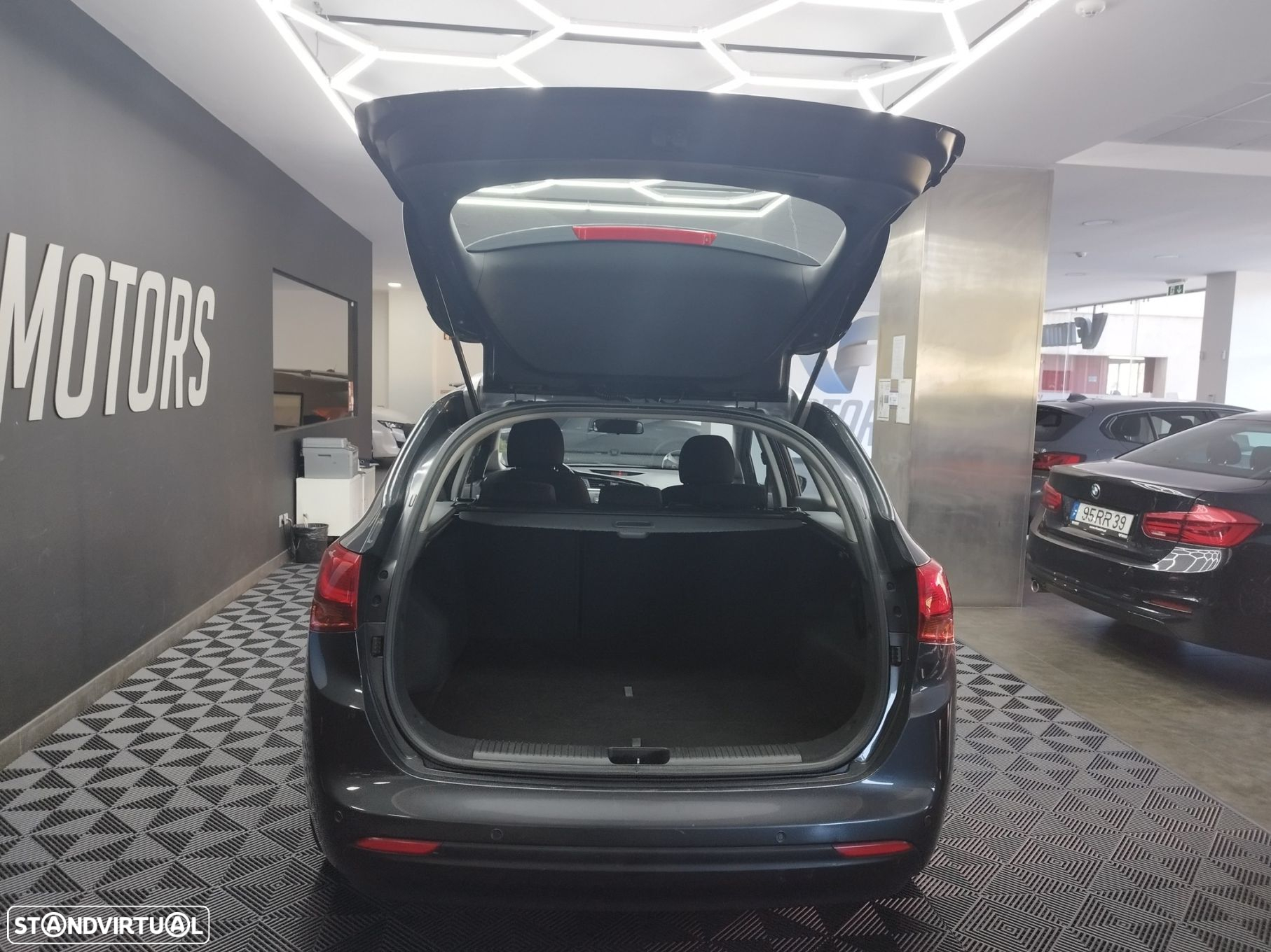 Kia Ceed SW 1.4 CRDi ECO - 11