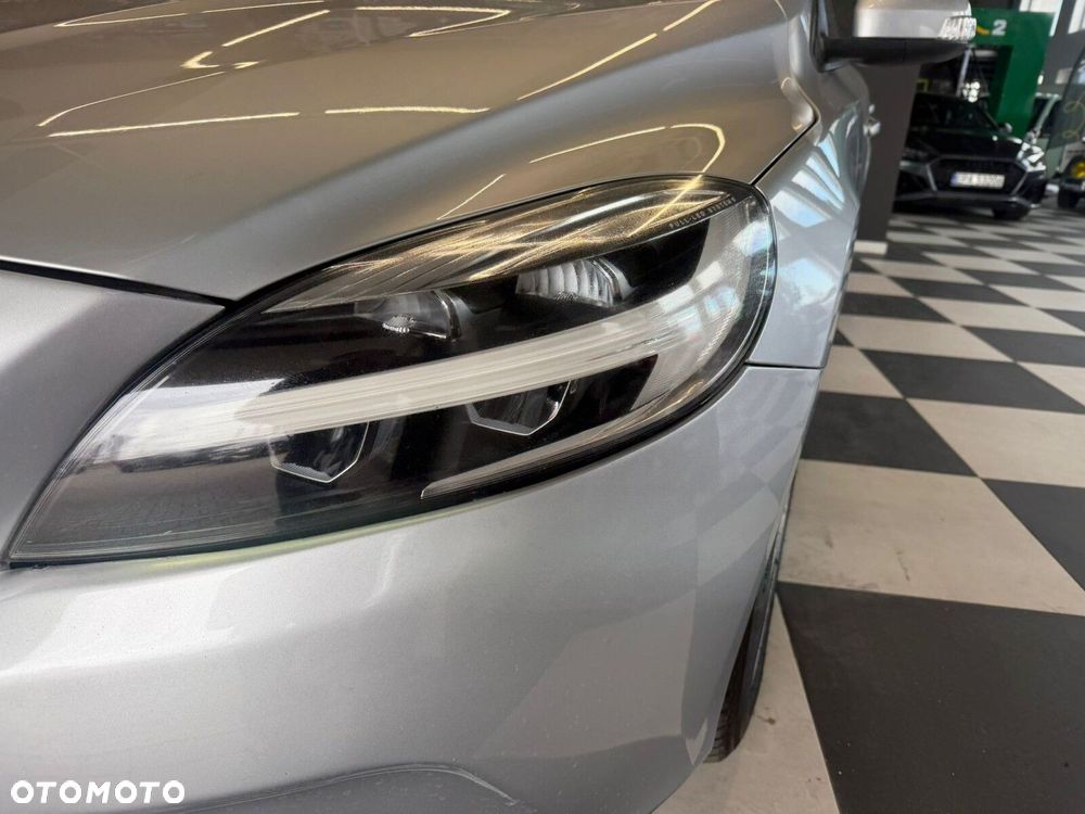 Volvo V40 - 4