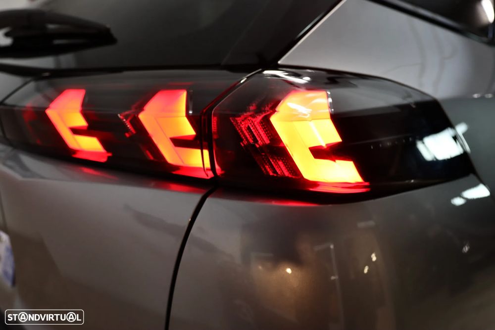 Peugeot 2008 PureTech 155 EAT8 GT - 27