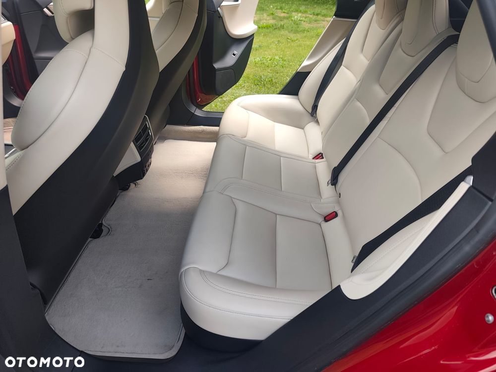 Tesla Model S - 13