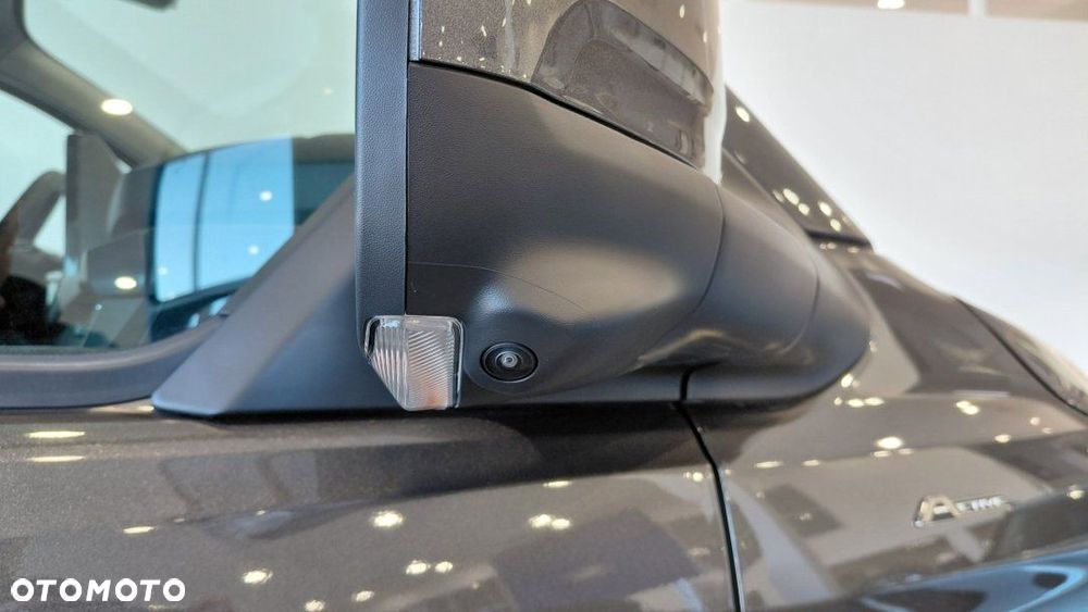 Ford Tourneo Custom - 32