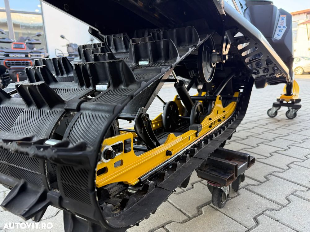 Ski-doo Summit - 11