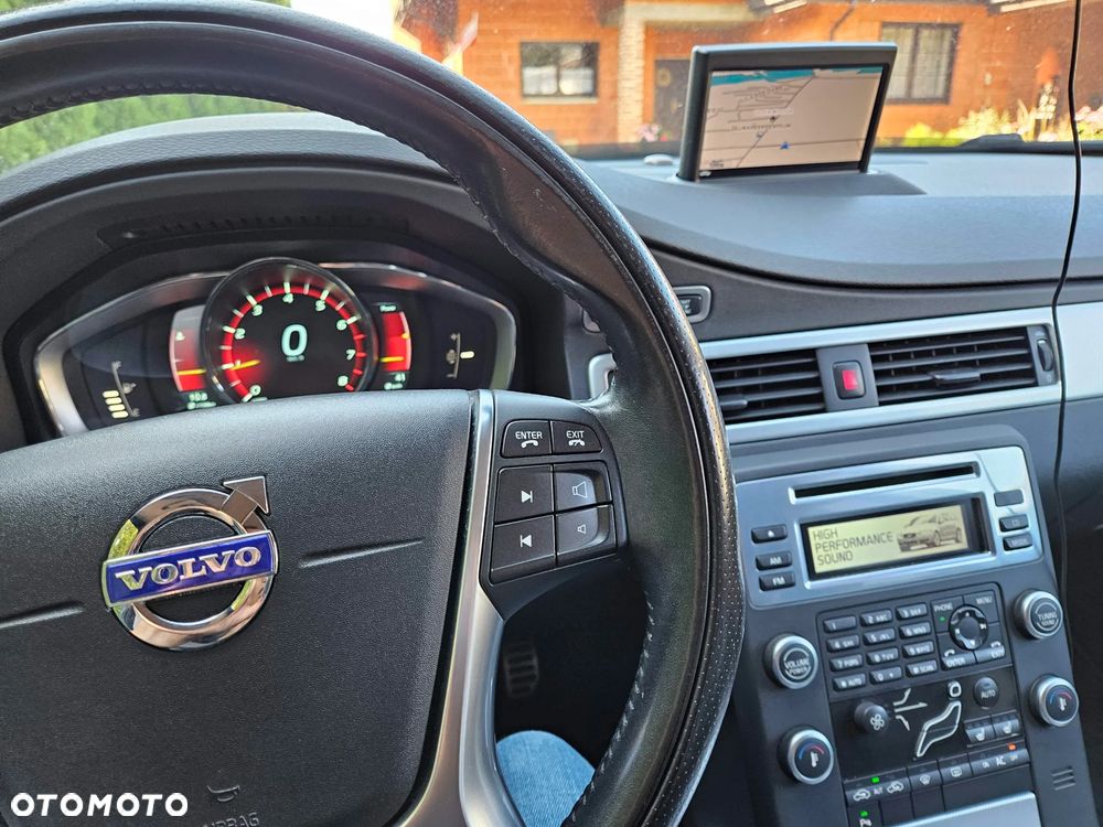 Volvo V70 2.0T R-Design - 9