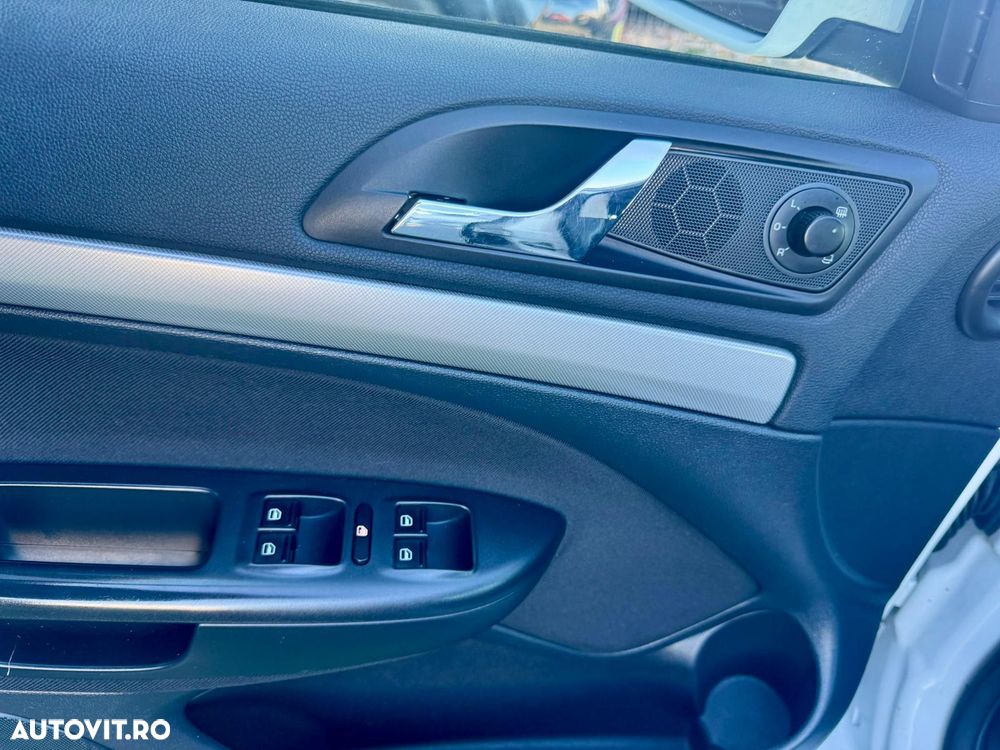 Skoda Octavia Combi 2.0 TDI Elegance Automatic - 37