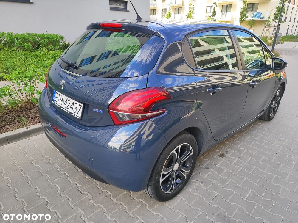 Peugeot 208 - 6