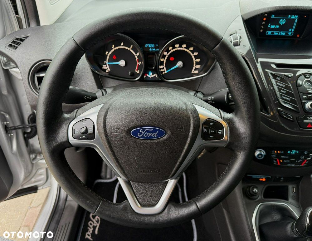 Ford Tourneo Courier 1.0 EcoBoost S&S Titanium - 24