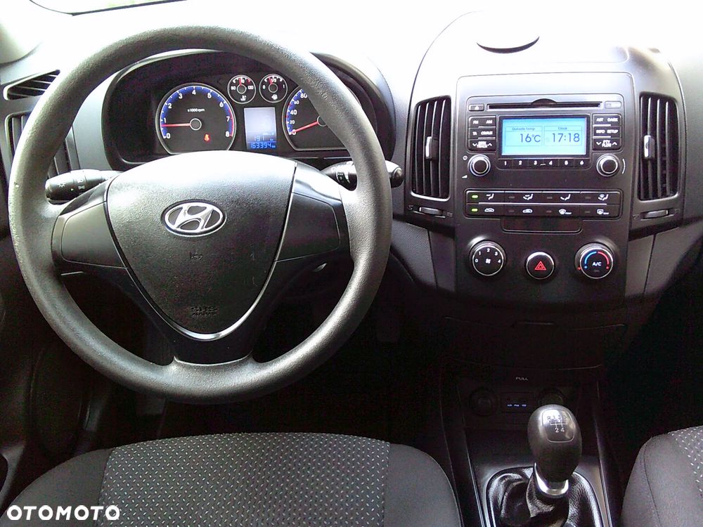 Hyundai i30 1.4 Classic + - 17