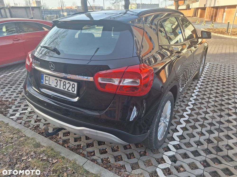 Mercedes-Benz GLA 180 - 3