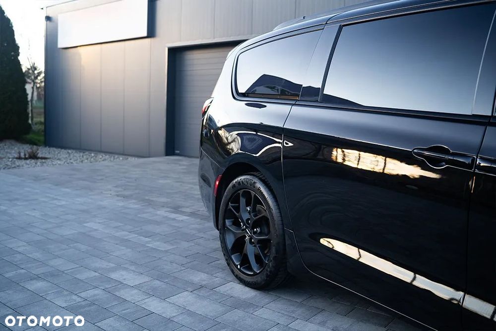 Chrysler Pacifica - 7