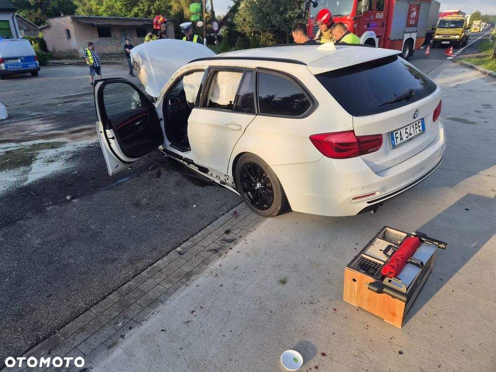 BMW Seria 3 318d Sport Line - 9
