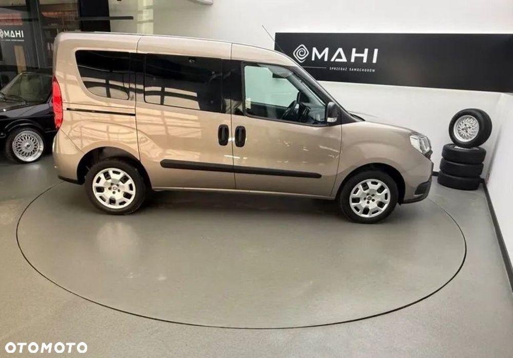 Fiat Doblo 1.4 16V Start&Stopp MyLife Family - 12