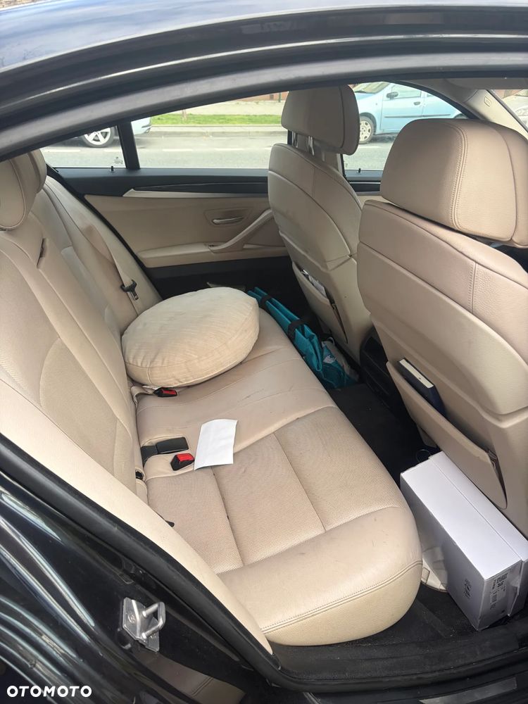 BMW Seria 5 525d xDrive - 18