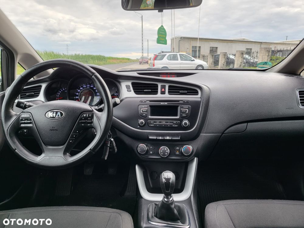 Kia Ceed - 9