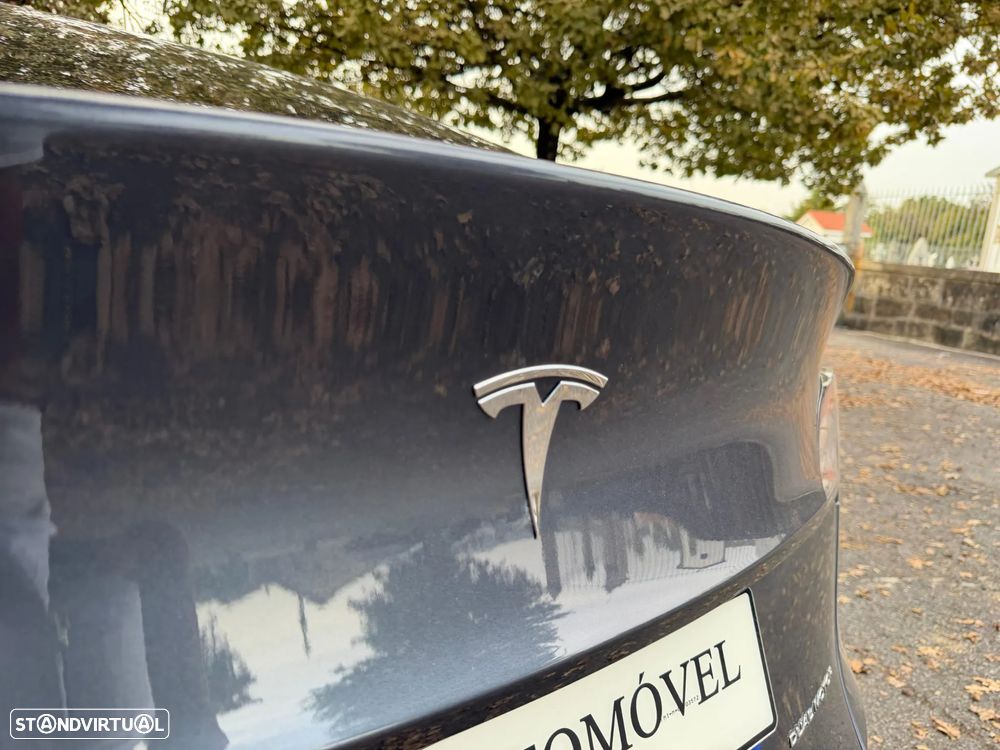 Tesla Model Y - 15