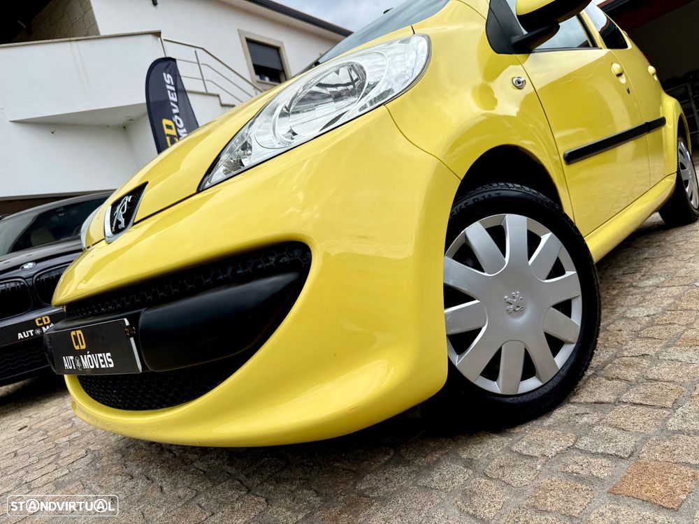 Peugeot 107 1.0 Urban - 1
