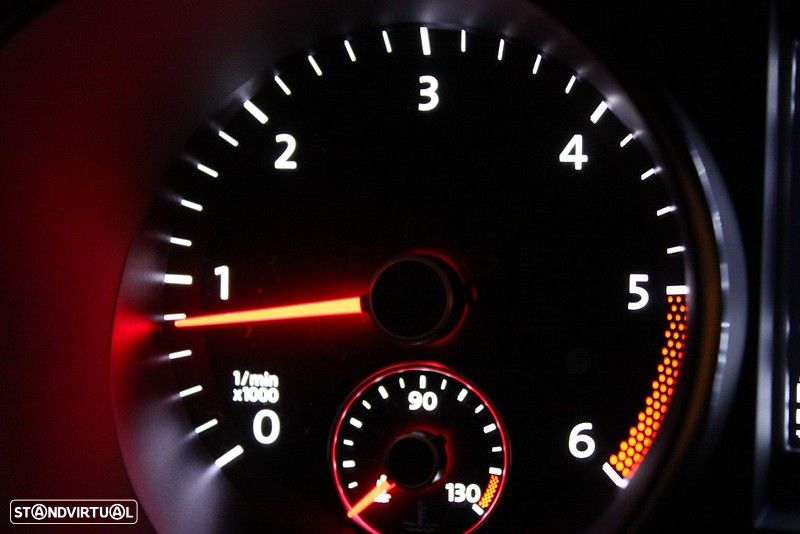 VW Golf 2.0 TDi Confortline - 16