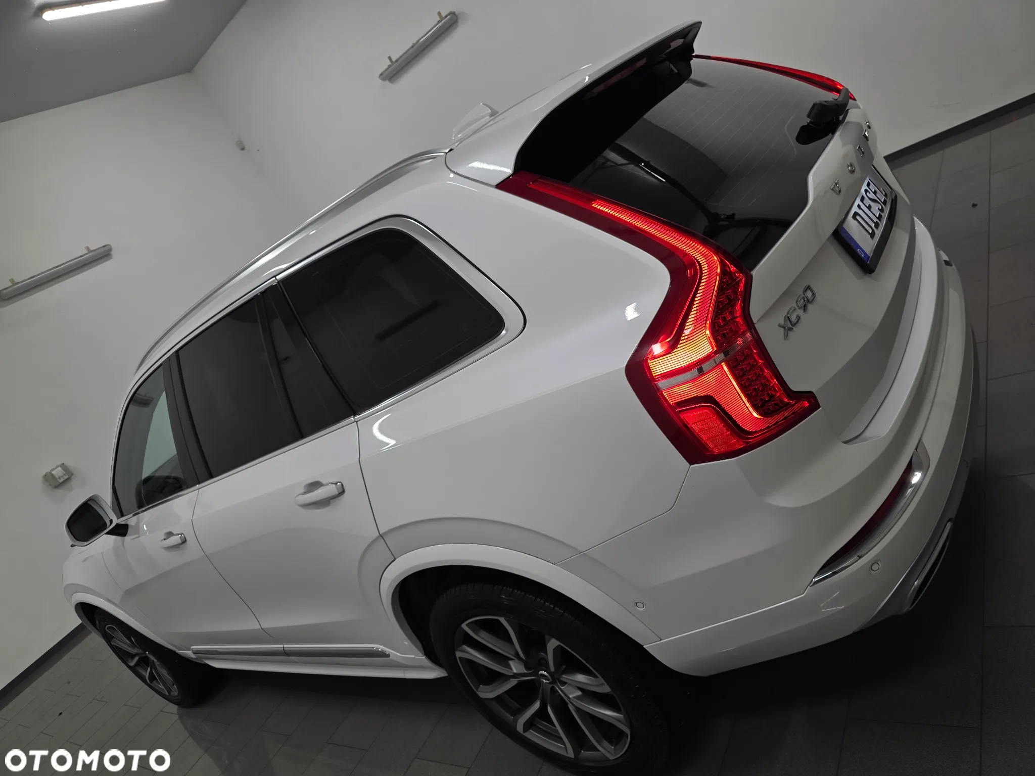 Volvo XC 90 D5 AWD R-Design - 34