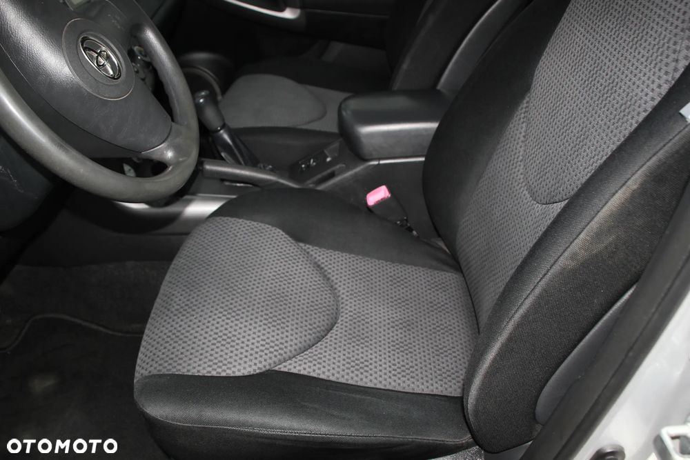 Toyota RAV4 2.0 VVT-i Luna - 18