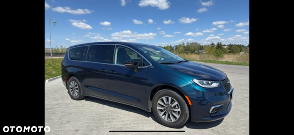 Chrysler Pacifica - 2