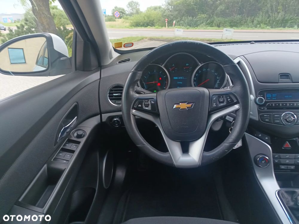 Chevrolet Cruze 1.8 LT - 11