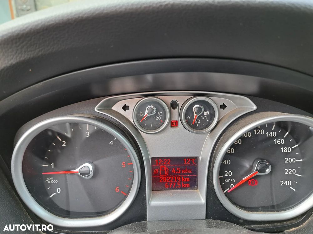 Ford Focus 1.6 TDCi DPF Titanium - 10