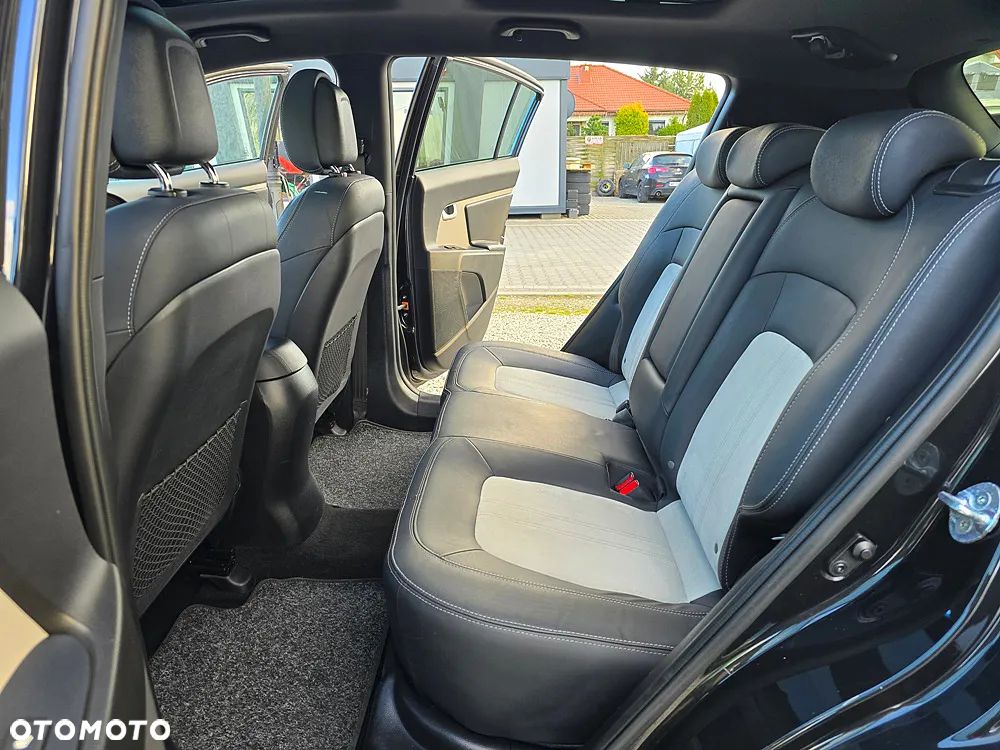 Kia Sportage 1.7 CRDI 2WD ISG Dream-Team Edition - 18