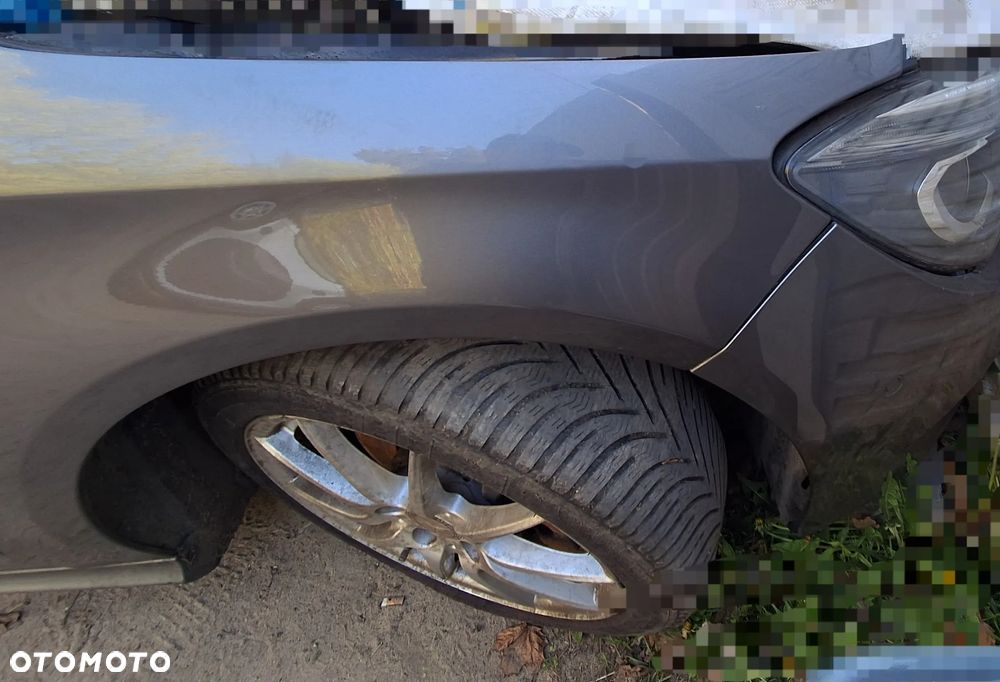 MERCEDES CLA PRAWY PRZEDNI BŁOTNIK W KOLOR 787 W ORYGINALE DO MONTAŻU Z 2016 ROK - 2