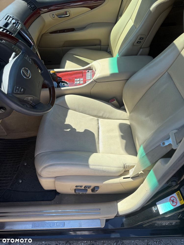 Lexus LS 460 Superior - 30