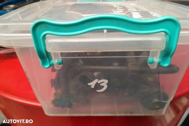 Injector motorina 9655304880 9655304880 Ford Fiesta MK6 [facelift] [2 - 3